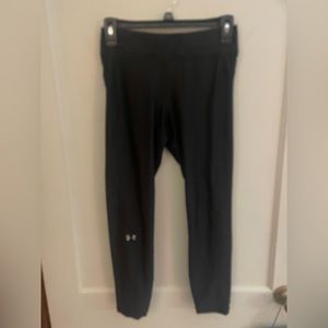 Women’s leggings, brand is under Armour. Size medium